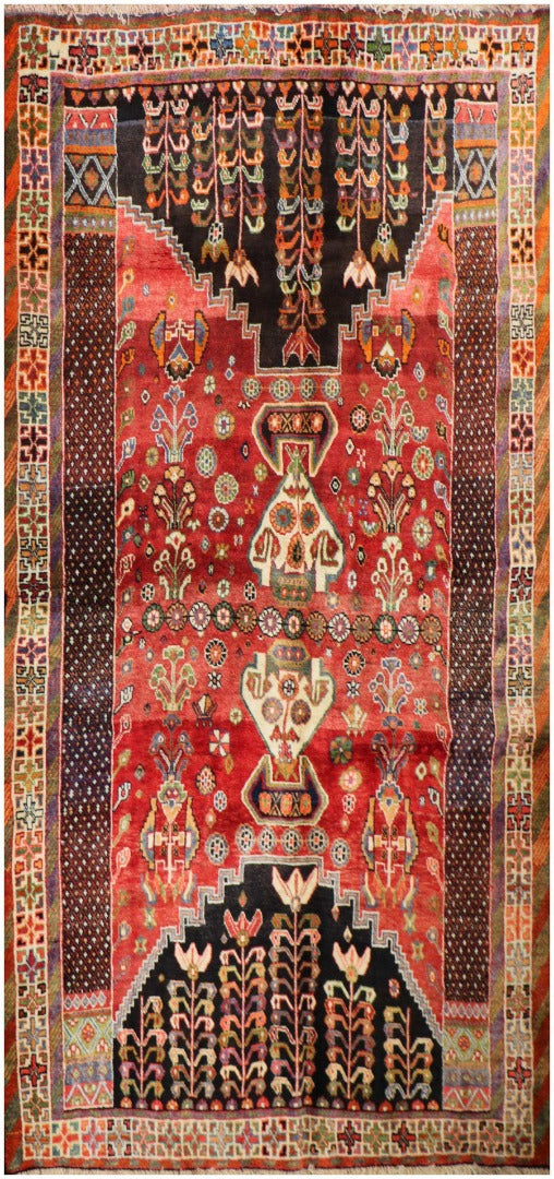 A vibrant Tribal Qashqai rug