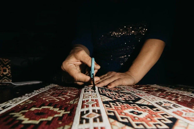 Which Shops Offer Custom-Sized Persian Rugs for Living Rooms?
