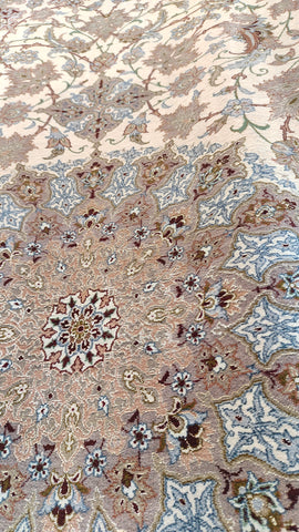 Fine Persian Isfahan Wool Rug 233 x 148 cm (7.64 x 4.86 ft)