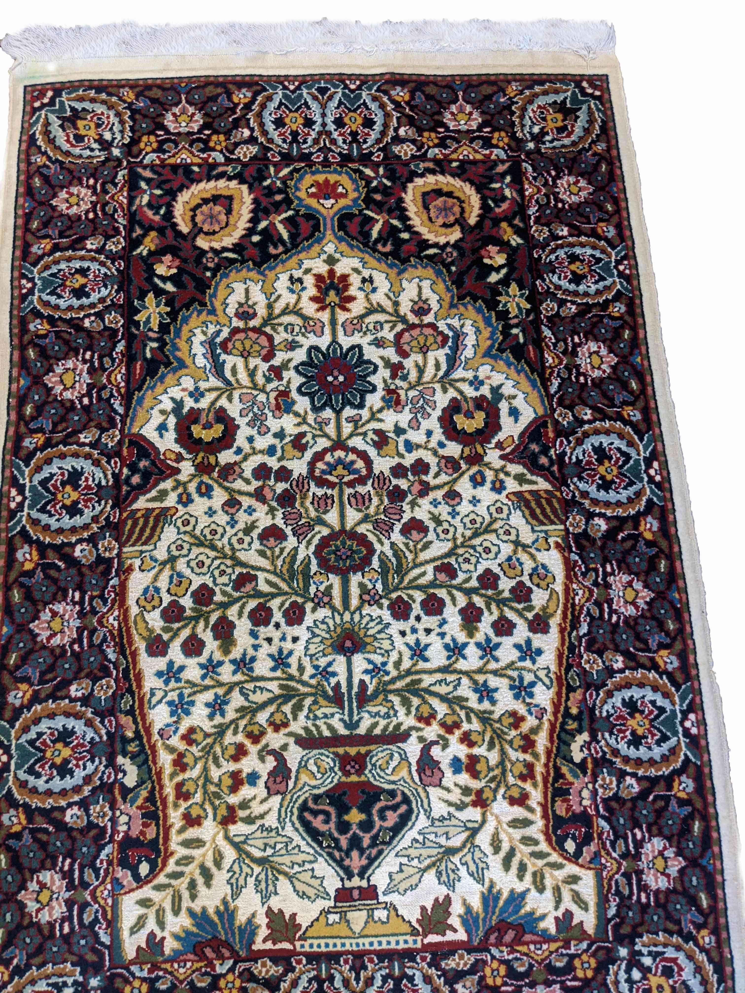120 x 70 cm Fine Silk Turkish Traditional Beige Rug - Rugmaster