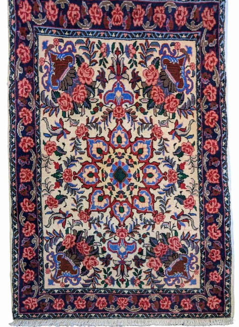 120 x 76 cm Fine Persian Saroq Traditional Beige Small Rug - Rugmaster