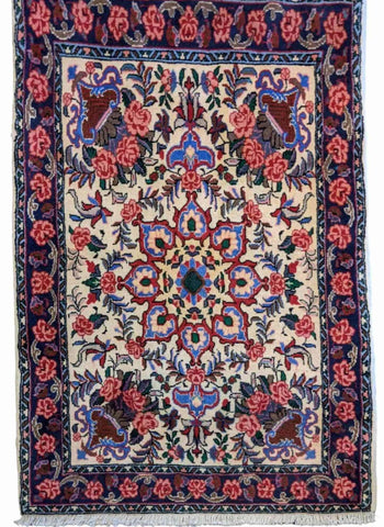 120 x 76 cm Fine Persian Saroq Traditional Beige Small Rug - Rugmaster