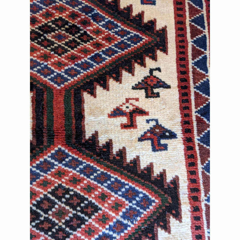 120 x 80 cm Persian Shiraz Tribal Beige Small Rug - Rugmaster