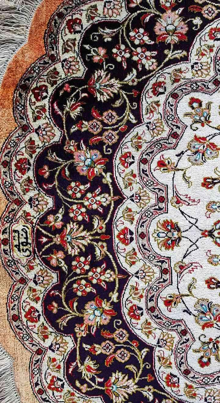 134 x 210 cm Fine Persian Oval Ghom silk Round Black Rug - Rugmaster