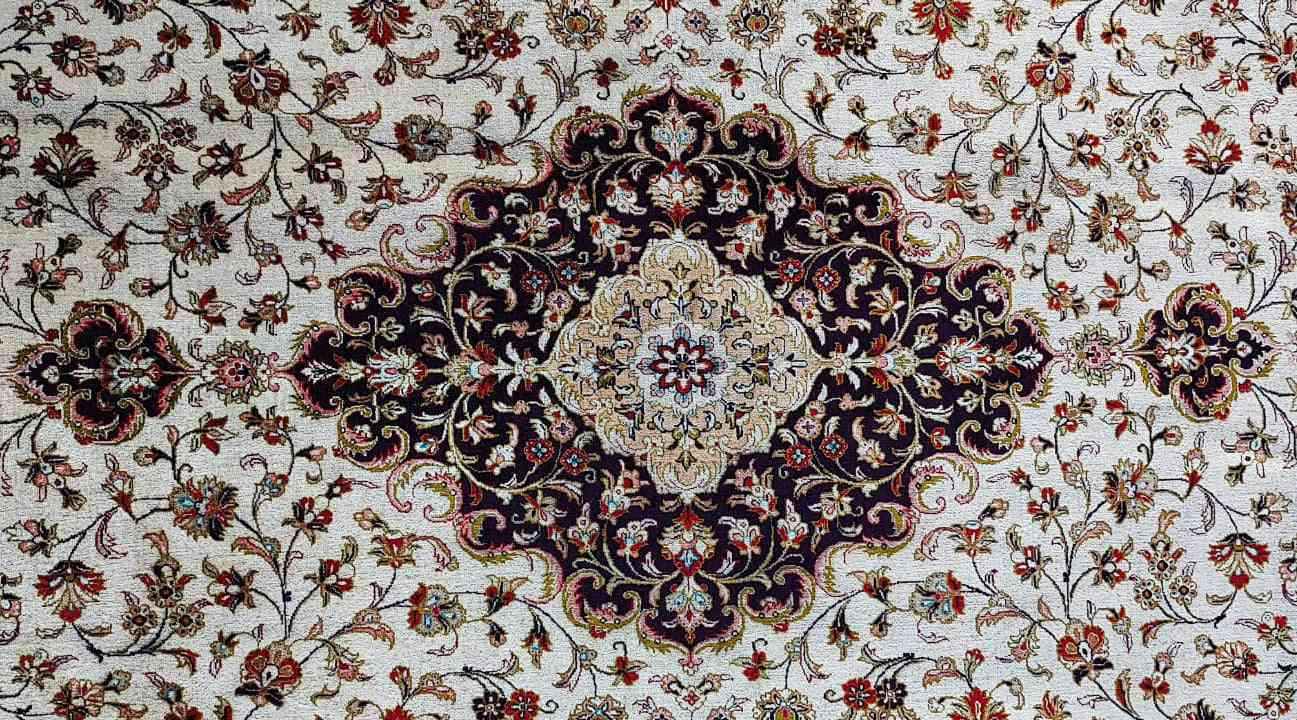 134 x 210 cm Fine Persian Oval Ghom silk Round Black Rug - Rugmaster