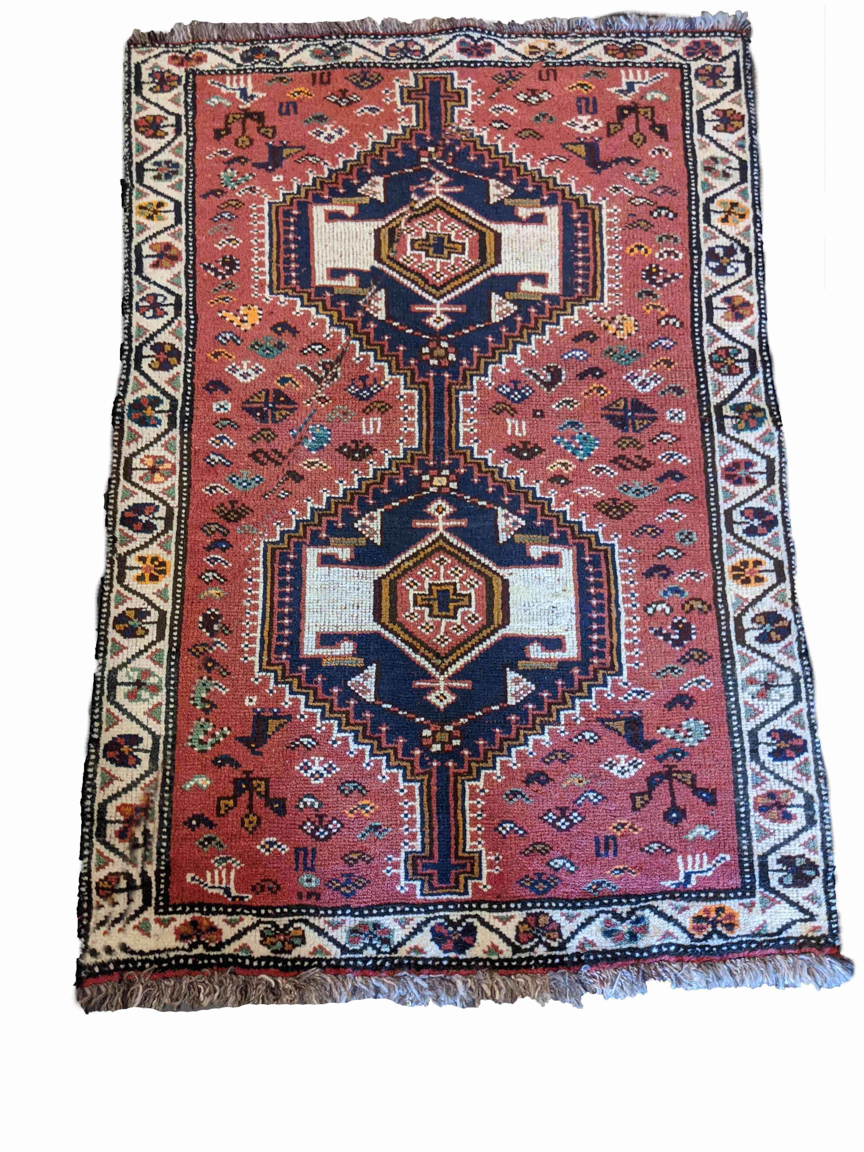 140 x 100 cm Shiraz Traditional Red Rug - Rugmaster