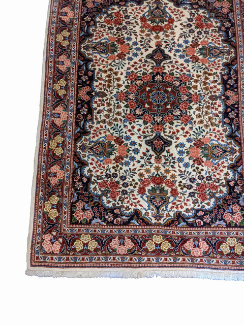 150 x 112 cm Fine Saroq Traditional Multi coloured Rug - Rugoutlet