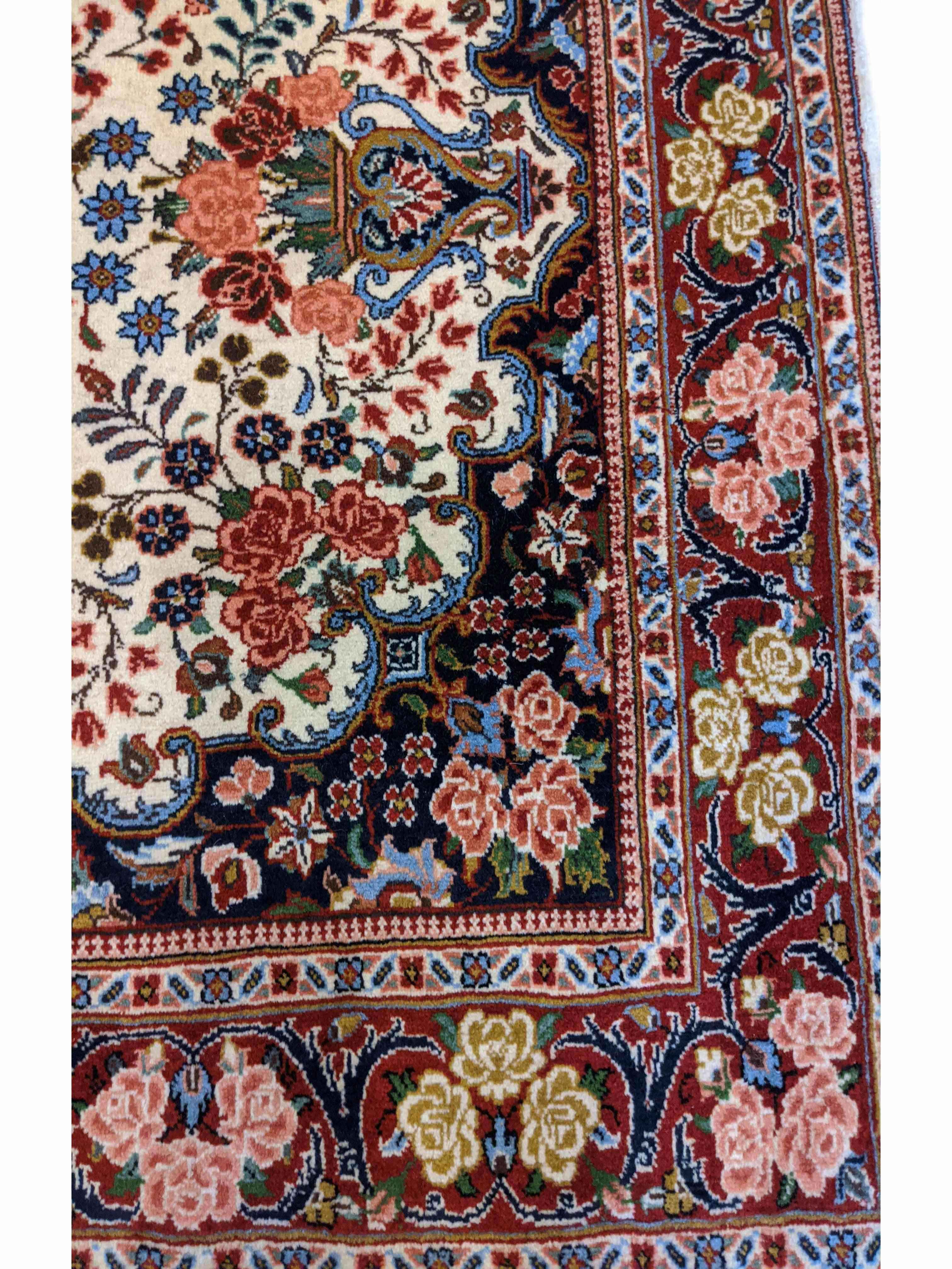 150 x 112 cm Fine Saroq Traditional Multi coloured Rug - Rugmaster