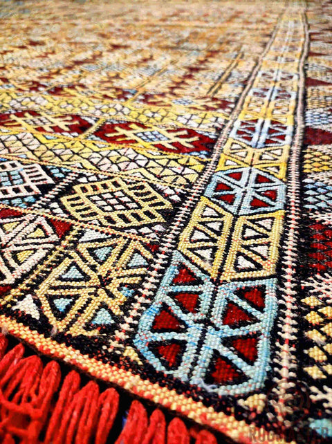 168 x 193 cm (5.51 x 6.33 ft) Old Moroccan Kilim Sumak Handmade Rug - Rugoutlet