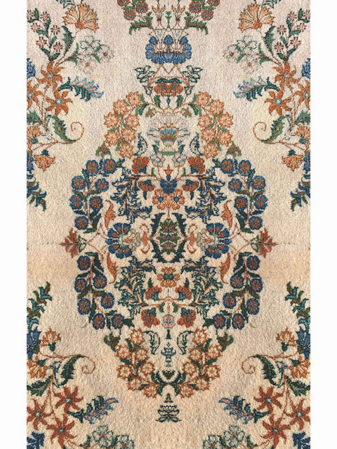 170 x 107 cm Kashan Traditional Beige Rug - Rugoutlet