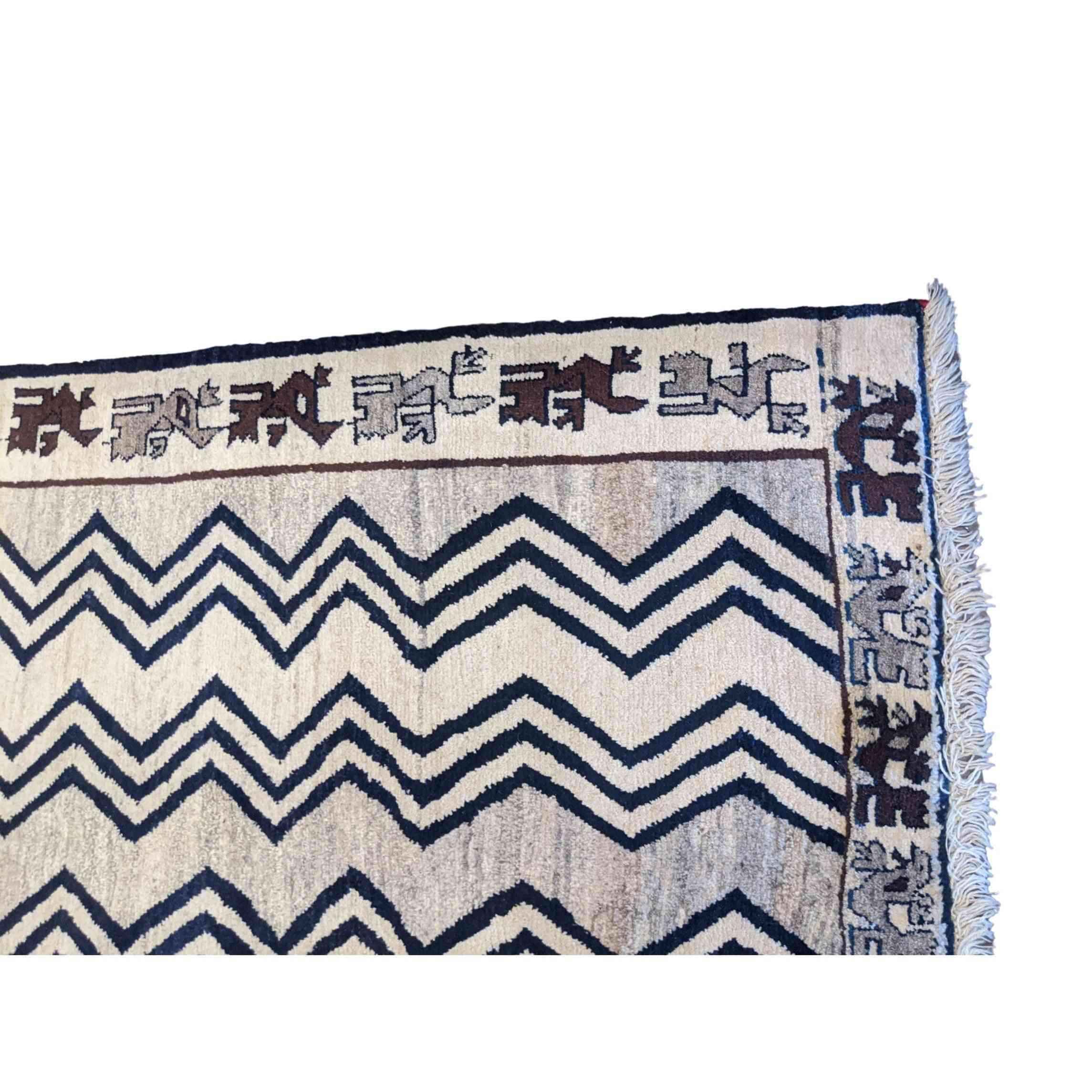 172 x 108 cm Qashqai Persian Tribal Grey Rug - Rugoutlet