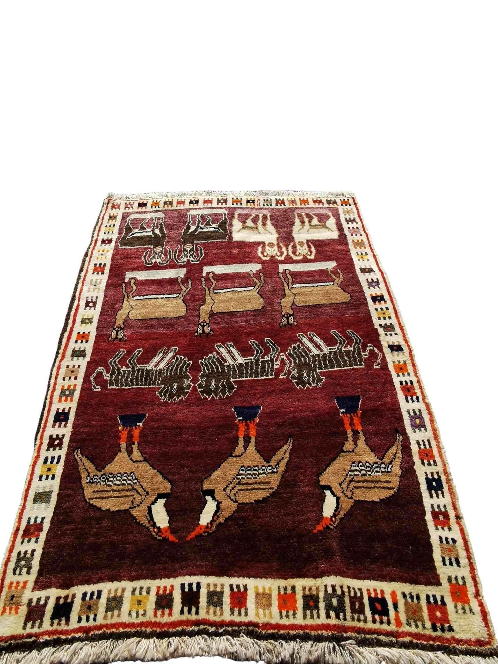 177 x 122 cm Shiraz Persian Qashqai Tribal Red Lion Rug - Rugoutlet