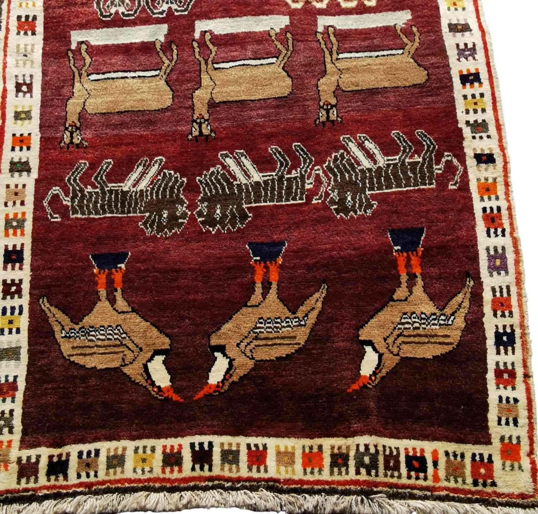 177 x 122 cm Shiraz Persian Qashqai Tribal Red Rug - Rugmaster