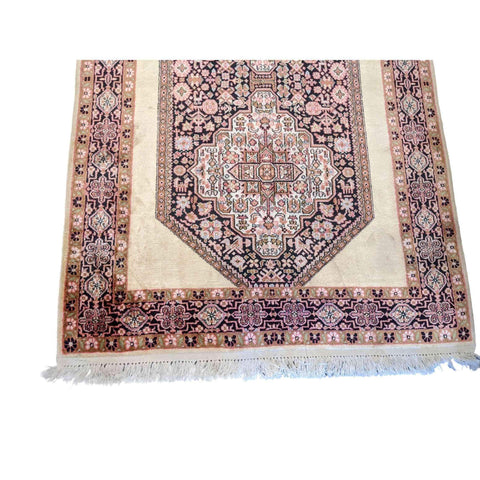 182 x 126 cm Silk Traditional Red Rug - Rugoutlet