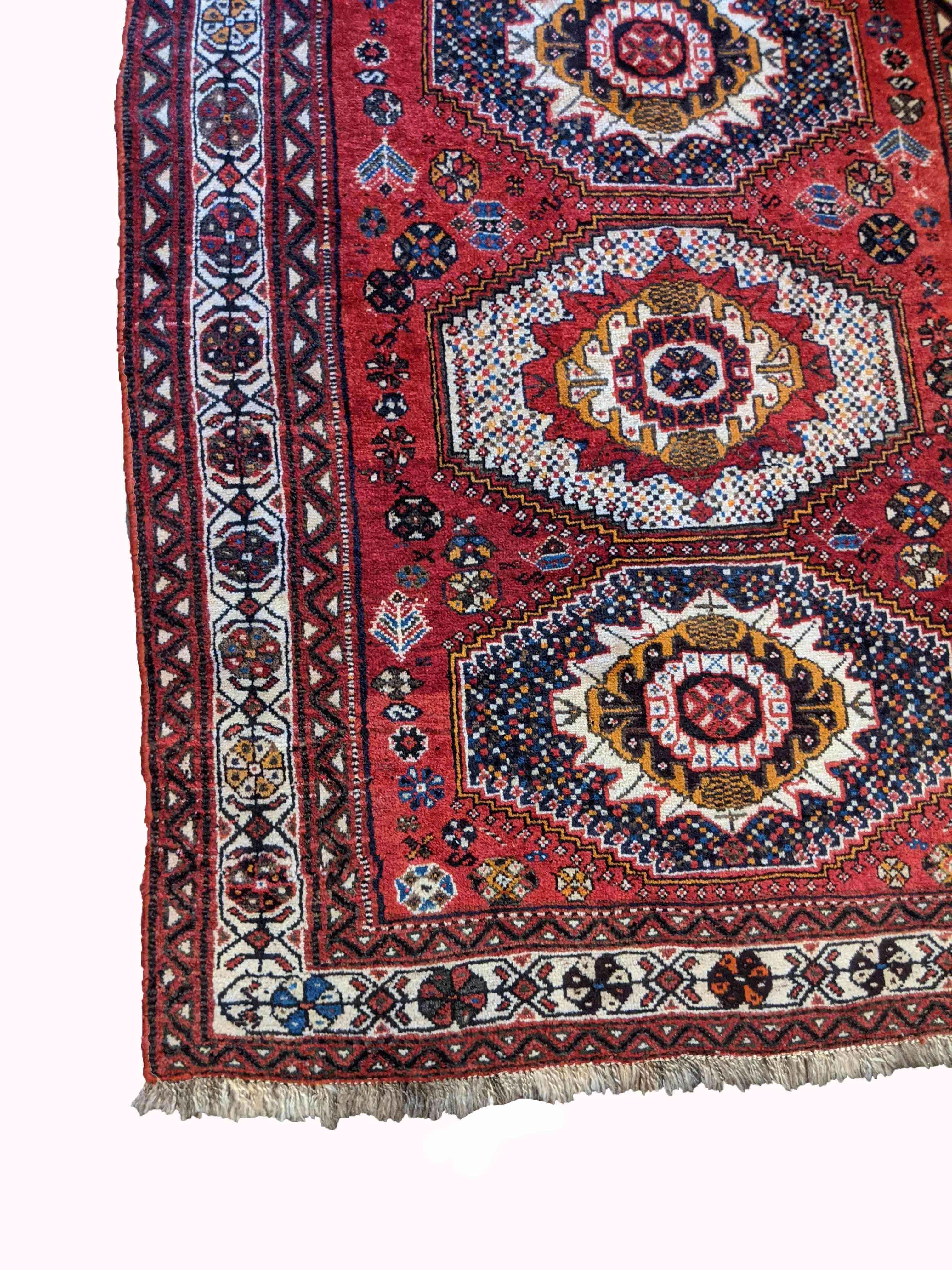 186 x 116 cm Shiraz Traditional Red Rug - Rugmaster