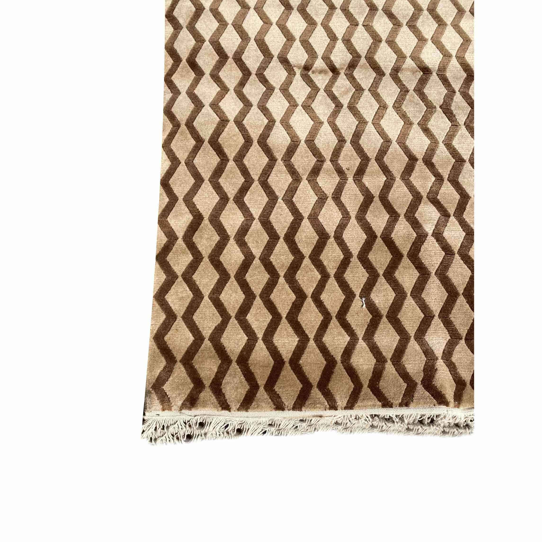 187 x 122 cm Hand made Brown Rug - Rugmaster