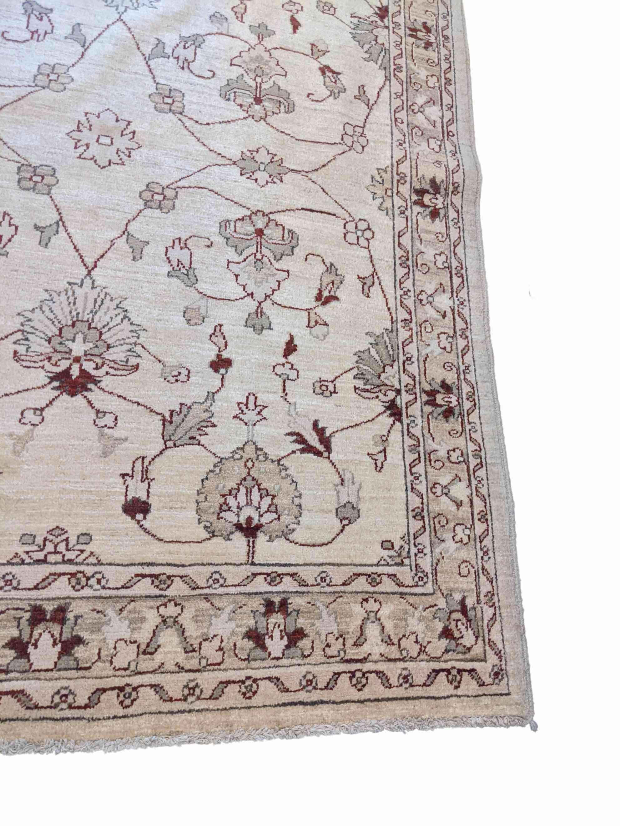 192 x 151 cm Ziegler Beige Rug - Rugoutlet