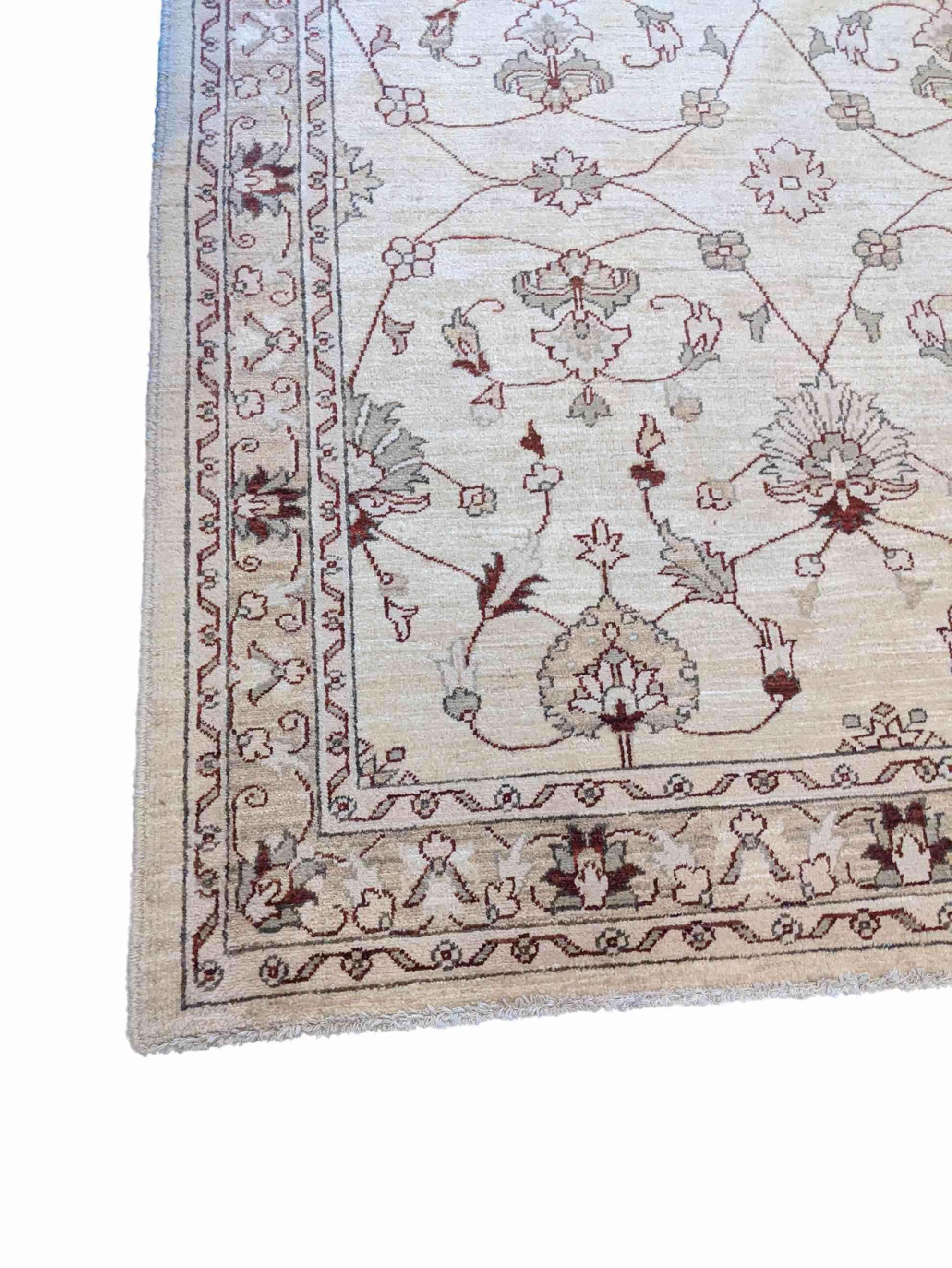 192 x 151 cm Ziegler Beige Rug - Rugoutlet