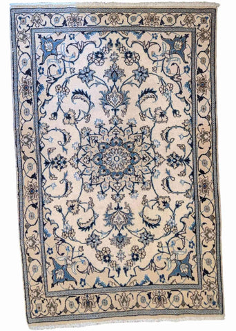 200 x 120 cm silk & Traditional White Rug - Rugmaster