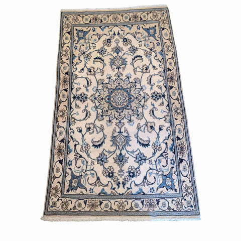 200 x 120 cm silk & Traditional White Rug - Rugmaster