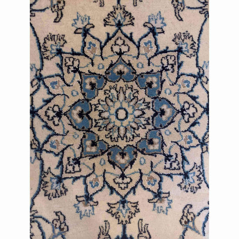 200 x 120 cm silk & Traditional White Rug - Rugmaster