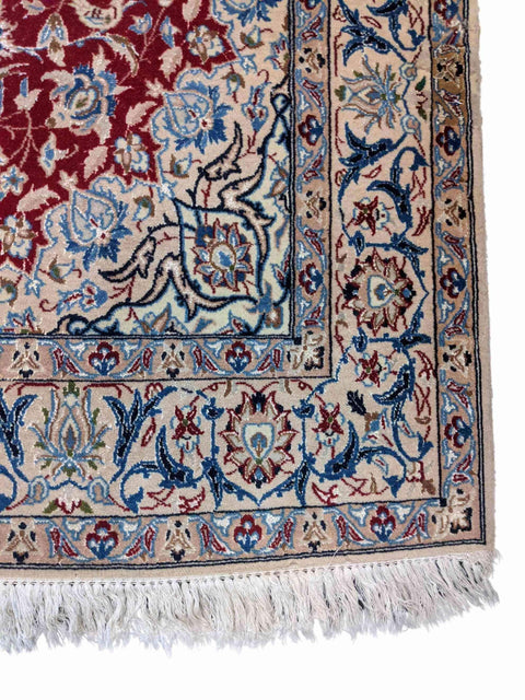 200 x 127 cm Silk & Traditional Magenta Rug - Rugmaster