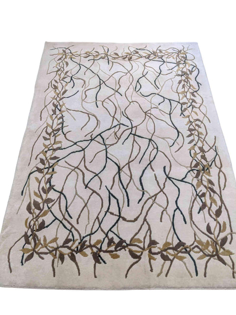 202 x 160 cm Modern White Floral Rug - Rugmaster
