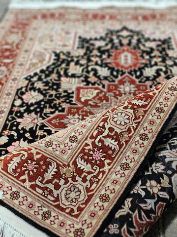 tabriz-brown-corner