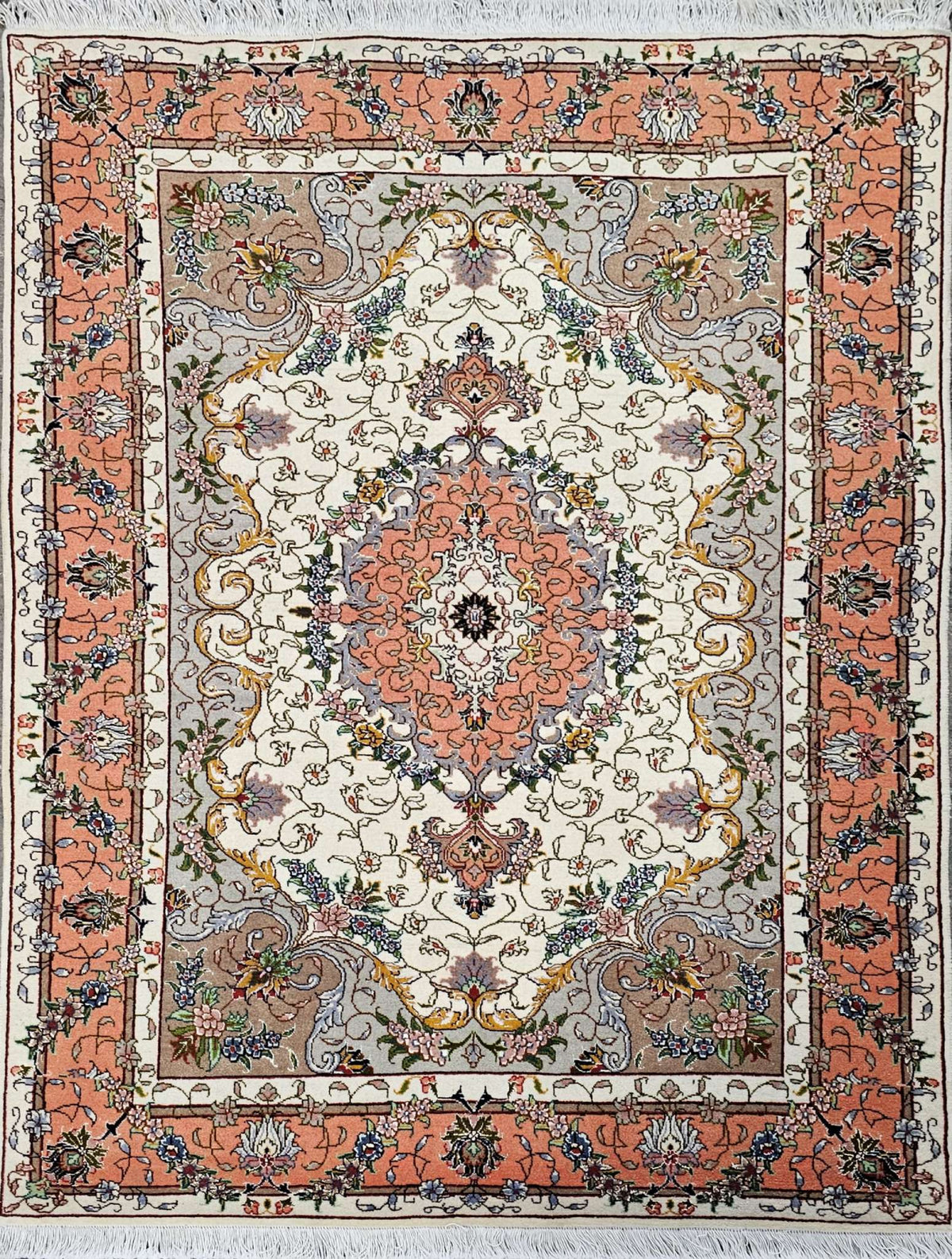 Silk & Fine Persian Tabriz Traditional Wool Rug 154 x 105 cm (5.05 x 3.44 ft)