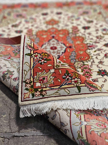 tabriz-brown-corner