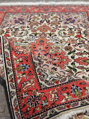 Silk & Fine Persian Tabriz Traditional Wool Rug 155 x 104 cm (5.09 x 3.41 ft)