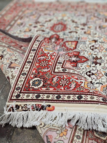 tabriz-lightbrown-corner