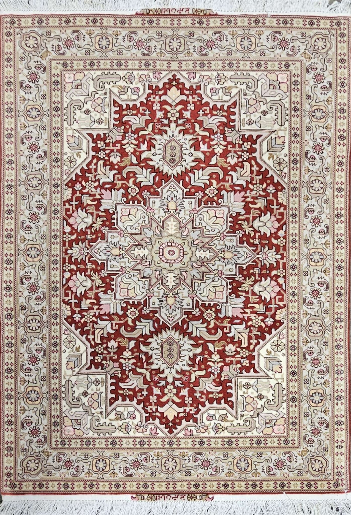 Silk & Fine Persian Tabriz Traditional Wool Rug 161 x 105 cm (5.28 x 3.44 ft)