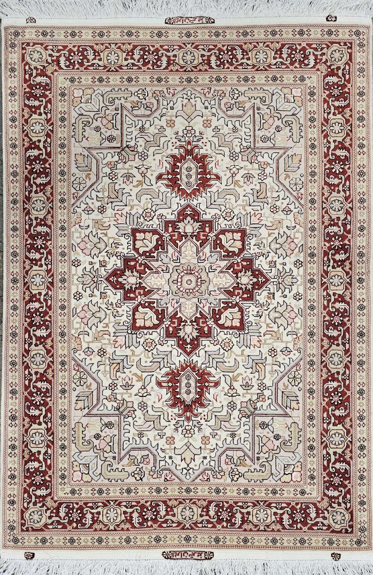 Silk & Fine Persian Tabriz Traditional Wool Rug 150 x 106 cm (4.92 x 3.48 ft)