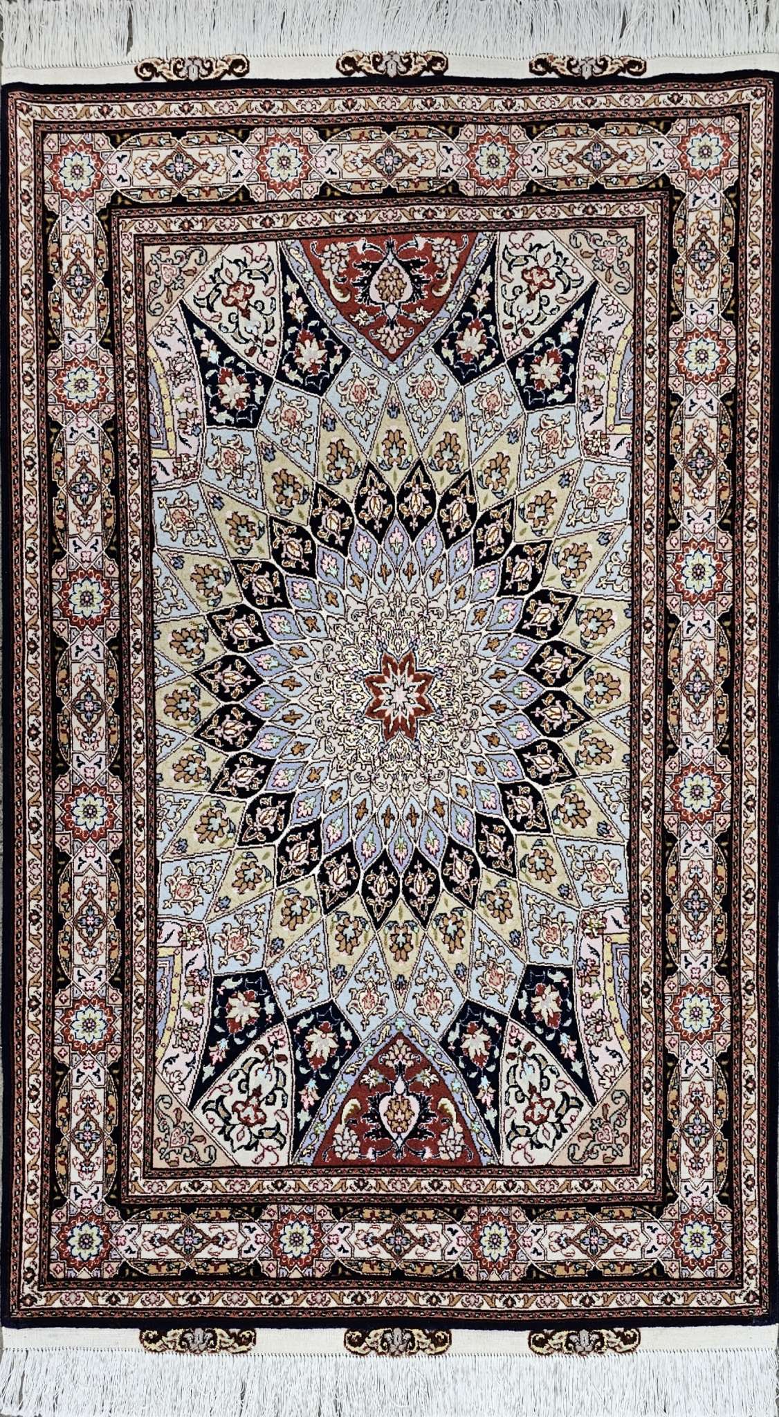 Silk & Fine Persian Tabriz Traditional Wool Rug 153 x 104 cm (5.02 x 3.41 ft)