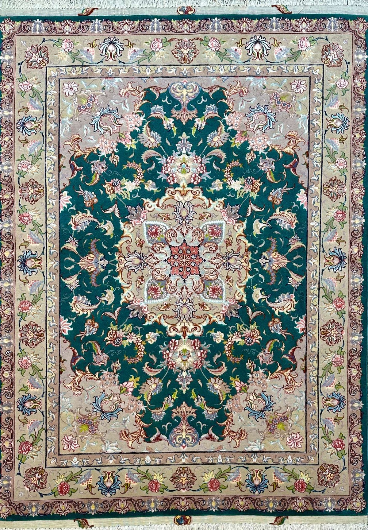 Silk & Fine Persian Tabriz Traditional Wool Rug 200 x 150 cm (6.56 x 4.92 ft)