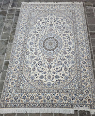 Silk & Fine Persian Nain Traditional Wool Rug 209 x 310 cm (6.86 x 10.17 ft)