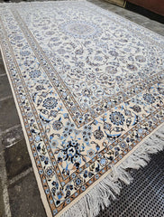 Silk & Fine Persian Nain Traditional Wool Rug 303 x 210 cm (9.91 x 6.89 ft)