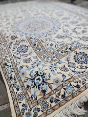 Silk & Fine Persian Nain Traditional Wool Rug 303 x 210 cm (9.91 x 6.89 ft)