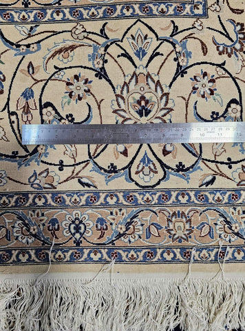 nain-beige-border