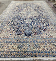 Silk & Fine Persian Nain Traditional Wool Rug 574 x 400 cm (18.83 x 13.12 ft)