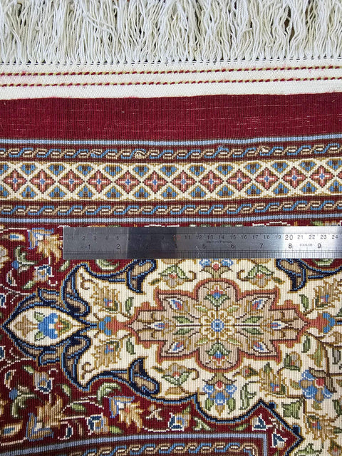 qum-brown-border
