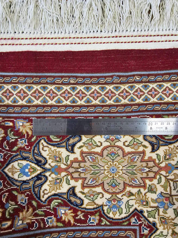 qum-brown-border