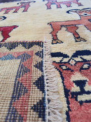 Persian Qashqai Tribal Rug 137 x 91 cm (4.49 x 2.99 ft)