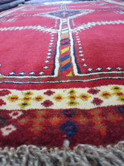 Persian Qashqai Tribal Rug 154 x 105 cm (5.05 x 3.44 ft)