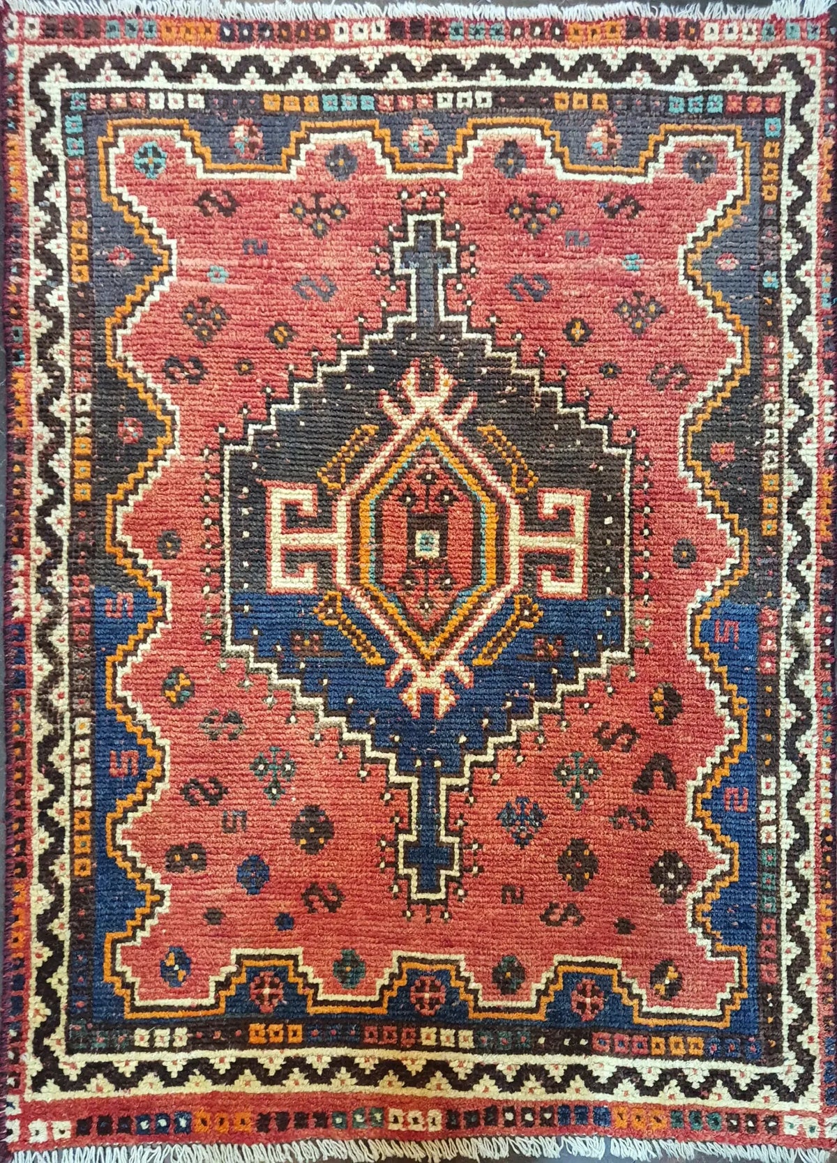 Old Persian Shiraz Qashqai Wool Rug 140 x 105 cm (4.59 x 3.44 ft)