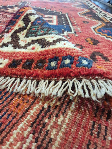 Old Persian Shiraz Qashqai Rug 140 x 105 cm (4.59 x 3.44 ft)