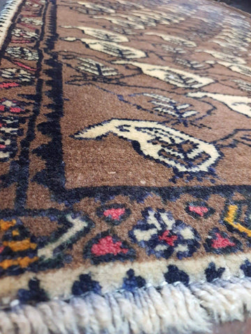 Old Persian Shiraz Qashqai Rug 159 x 105 cm (5.22 x 3.44 ft)