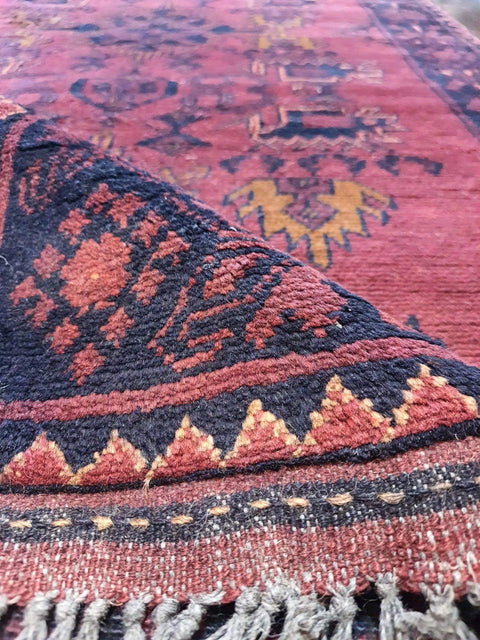 tribal-redish-corner