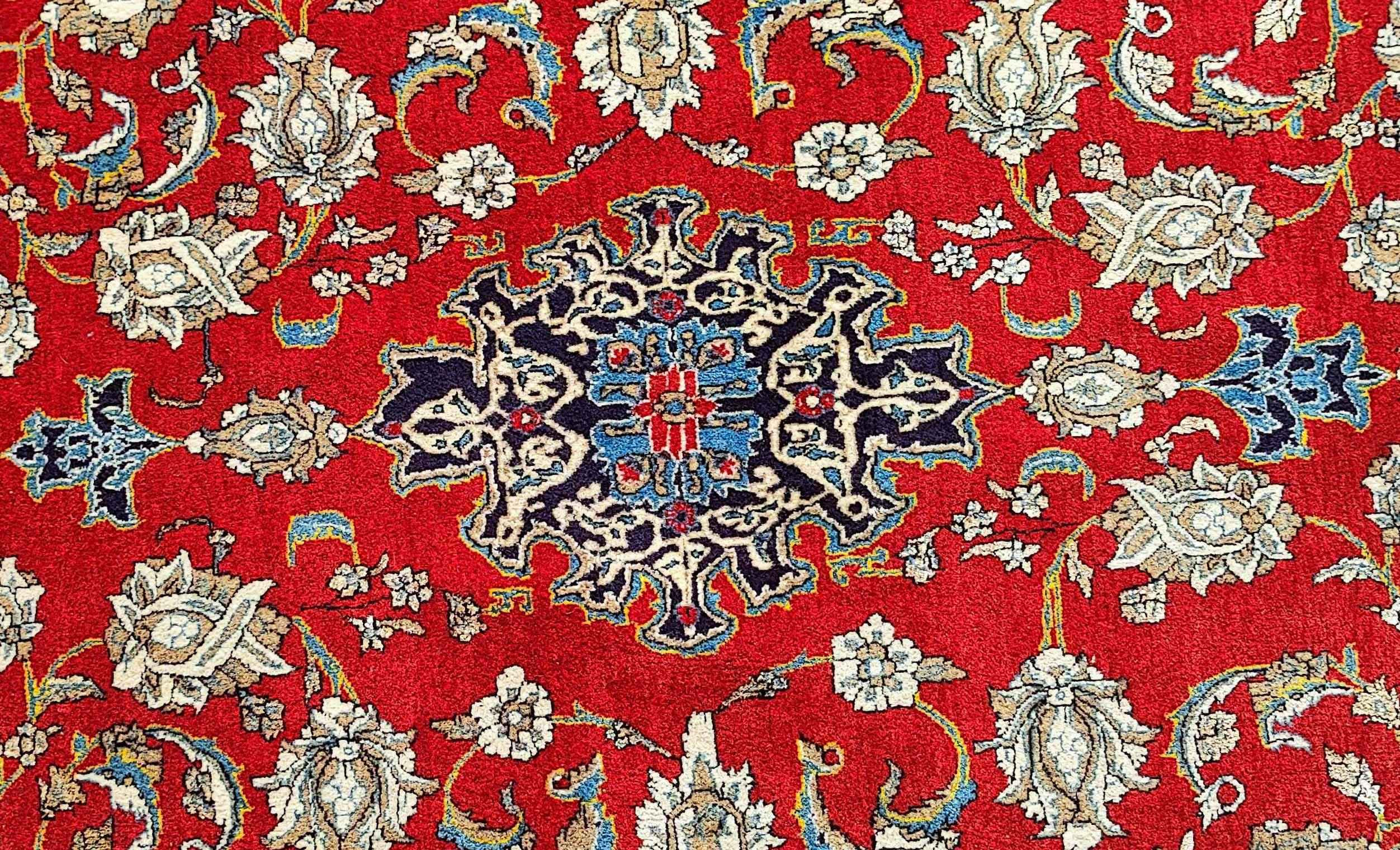 225 x 140 cm Kashan Red Black Floral Traditional Black Rug - Rugmaster